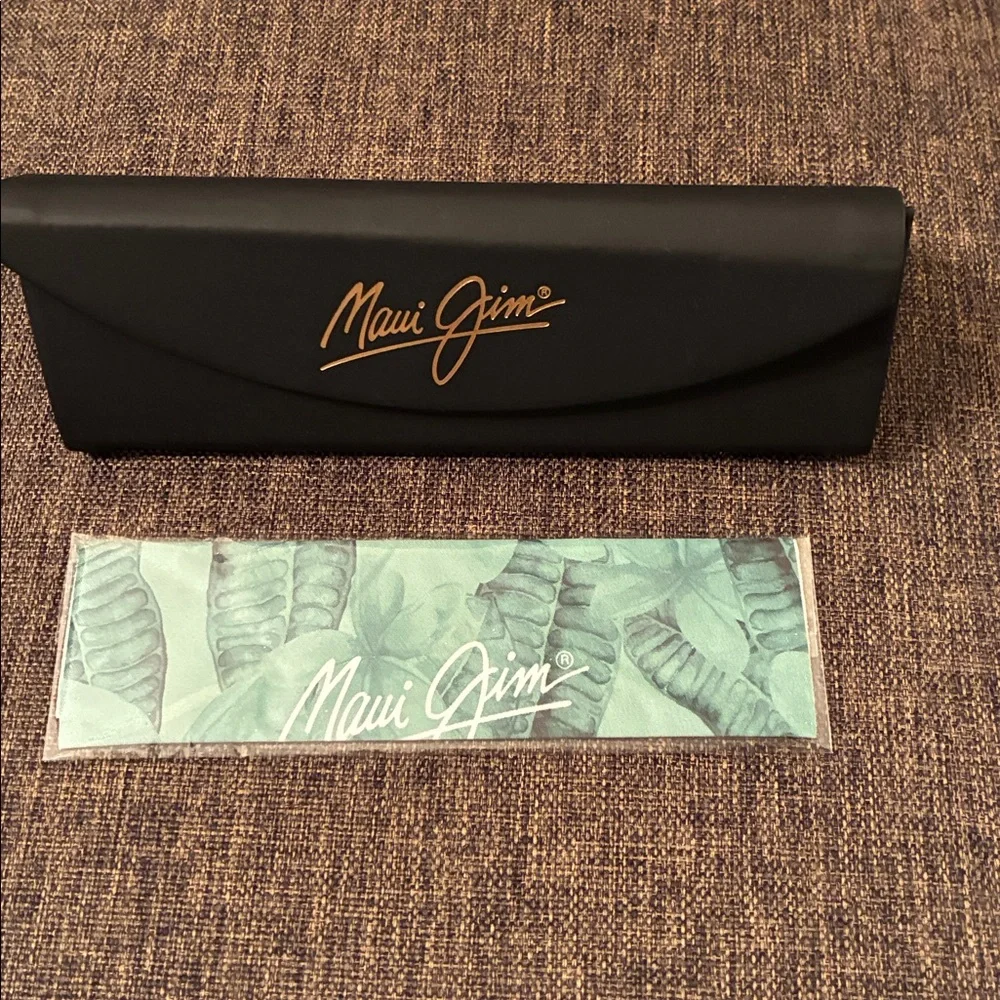 Maui Jim Black Case with Gold Script Logo - Picture 1 of 6